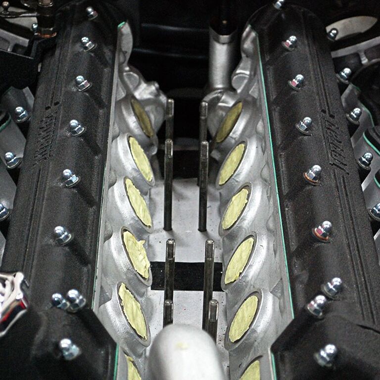 201312181158402258420ferrari daytona barkaways restoration engine 2