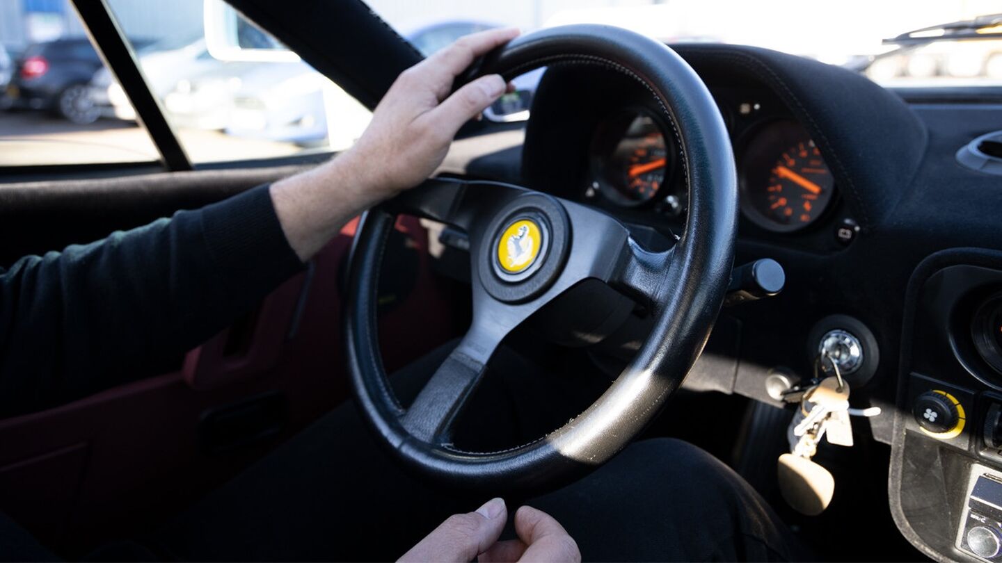 A drive in the Ferrari 288 GTO image
